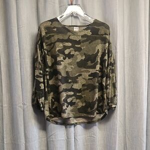 Moda Camo Oversized Long Sleeve Knit Shirt